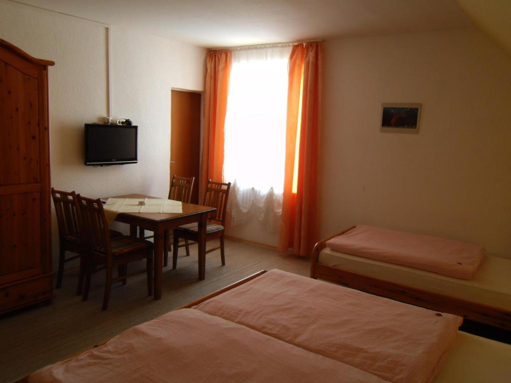 Hotel Gasthof Zum Neubau Kisslegg Room photo